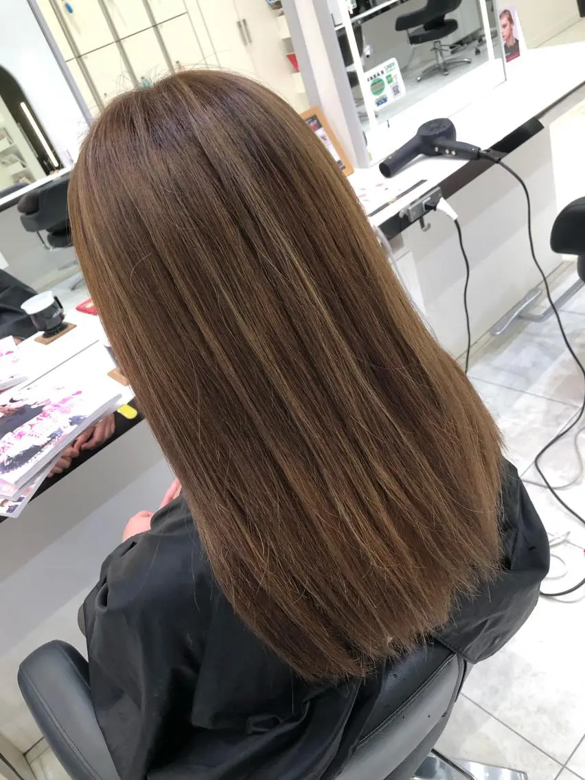 セミロング ハイライト 岸 保奈美のヘアスタイル