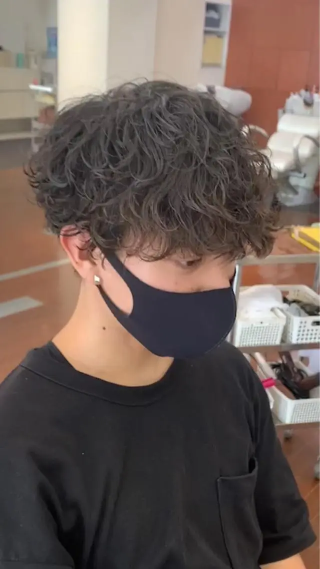 パーマ メンズ メンズパーマ スパイラルパーマ 波巻きスパイラル 河原崎　基のヘアスタイル