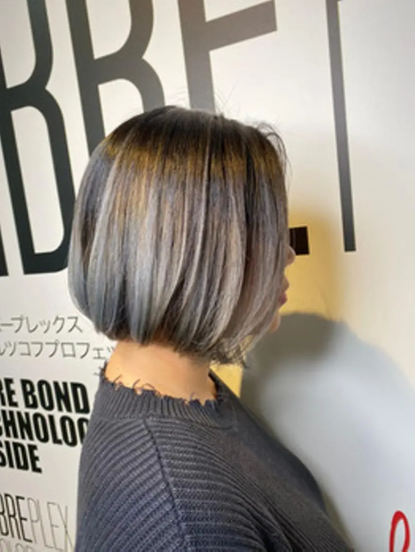 ショート カラー ハイライトカラー ハイライト トリートメント 酸熱トリートメント ブリーチ👩🦳/ ✂︎MANAMIのヘアスタイル