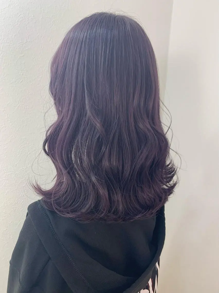 ミディアム カラー ブリーチ ラベンダーカラー ラベンダーグレー 遠藤沙也加 /レイヤーカットのヘアスタイル