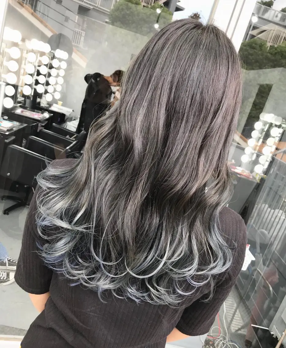 セミロング カラー ブリーチ ブルーカラー グラデーションカラー TOMOYA/ ショート、レイヤーのヘアスタイル