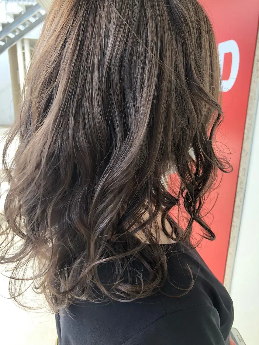 カラー 早川 真幸のヘアスタイル