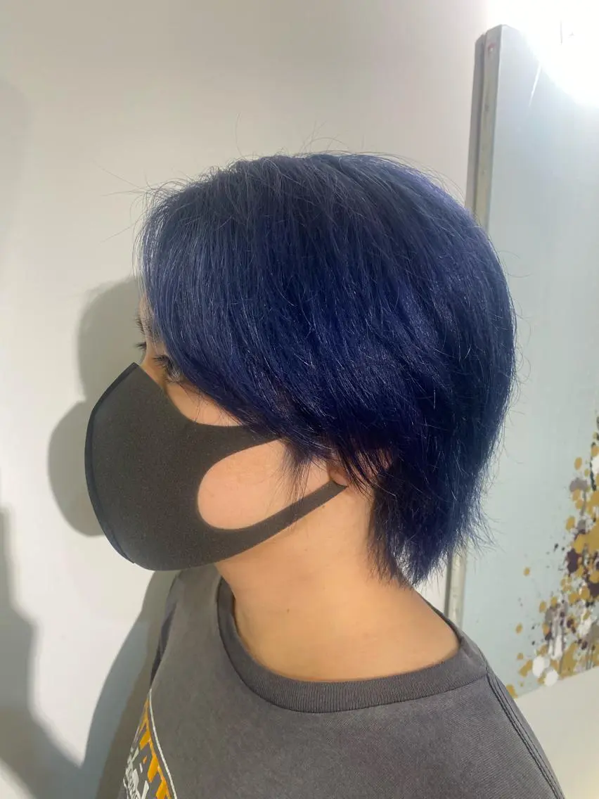 ショート カラー メンズ ネイビーカラー ヘアカラー 艶カラー、パーマ 祥一朗 WAWAのヘアスタイル