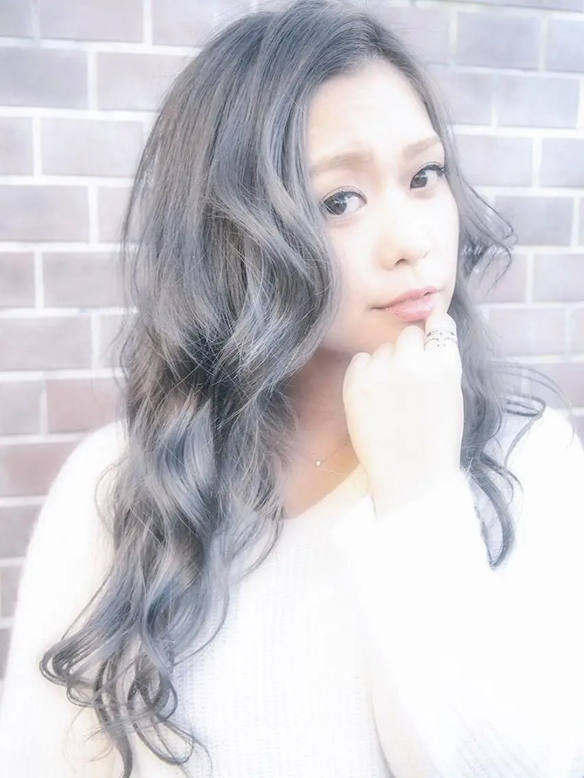 セミロング ロング カラー シルバー カット ヘアカラー トリートメント エクステ エクステリピート率 No.1 菊池　悠介のヘアスタイル