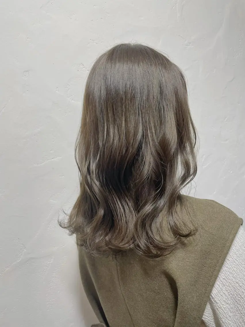 ミディアム ふわっとレイヤー 🪽スガヤハルミのヘアスタイル