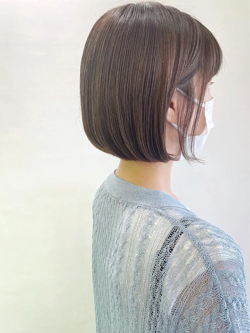 ショート カラー ダークグレー ダークグレージュ グレージュ ボブ 齋藤 咲のヘアスタイル