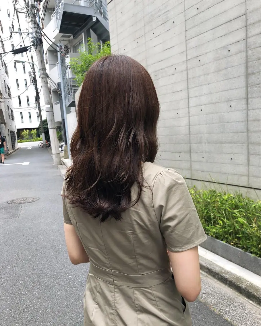 セミロング ヘアカラー トリートメント ✨色持ちの良い艶 カラー✨蟹江真世のヘアスタイル