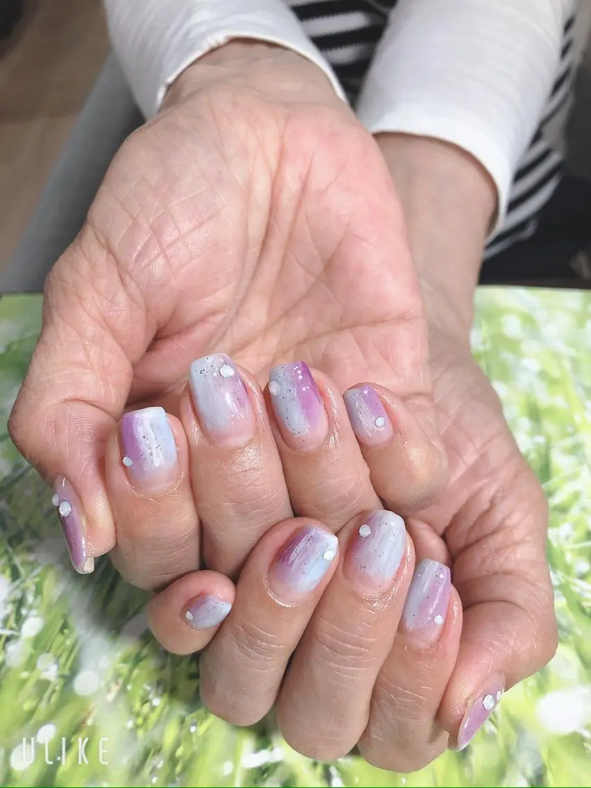 ネイル ニュアンスネイル ハンドネイル 吉野✨ ネイルデザイナー✨のネイルデザイン