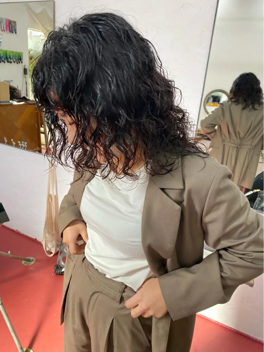 ミディアム パーマ カット パーマ トリートメント qiie/ワンカラー インナーカラーのヘアスタイル