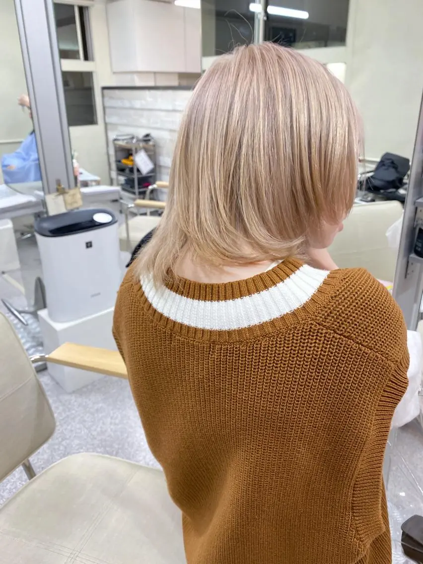ミディアム カラー カット ヘアカラー トリートメント レイヤーウルフ エクステ磯部のヘアスタイル