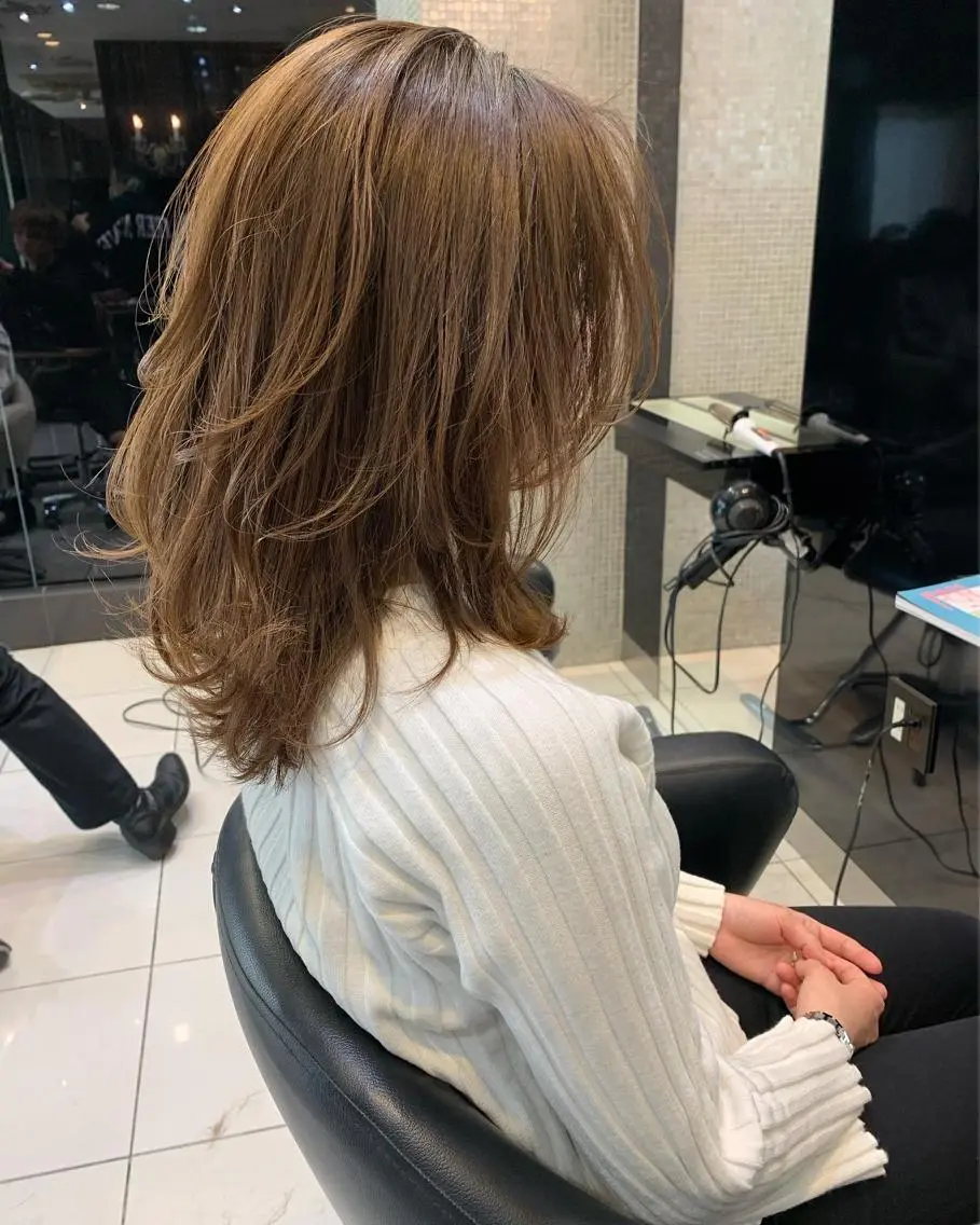 ミディアム カラー パーマ ヘアアレンジ ネイル マツエク・マツパ ミディアムレイヤー レイヤーカット ミディアムネイル カット ヘアカラー パーマ Bianca 代表 硲 貴亮【東武練馬】のヘアスタイル