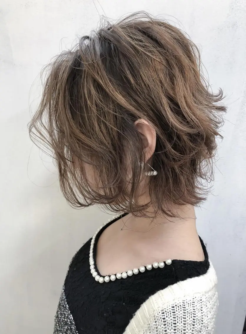 ショート カラー ヘアアレンジ アッシュ アッシュグレー バレイヤージュ ベージュカラー ブリーチ 髪質改善&韓国風特化 型サロン ミシェリーのヘアスタイル
