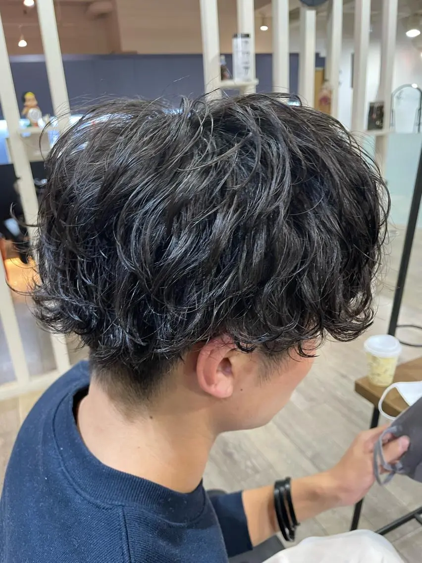 ショート パーマ メンズ メンズパーマ スパイラルパーマ 小関 仁晴のヘアスタイル