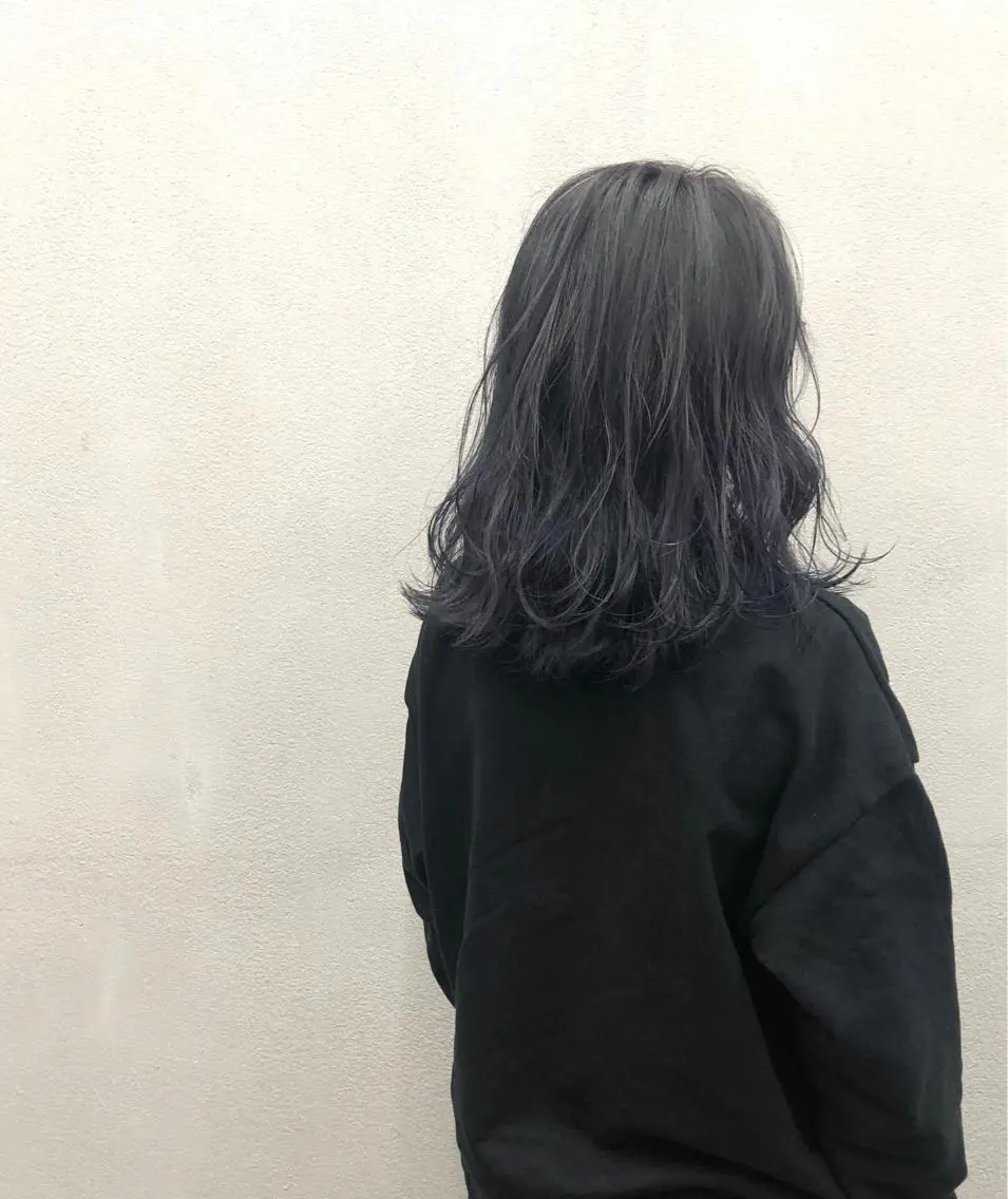 ミディアム カラー ブリーチ ブルーカラー ブルーグレー ブルーグレージュ グラデーションカラー カット ヘアカラー トリートメント ショート/ボブ/ 白髪染め/メンズ葛西のヘアスタイル