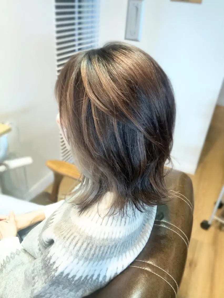 カラー ブリーチ ハイライトカラー ヘアカラー トリートメント 堀 望美のヘアスタイル