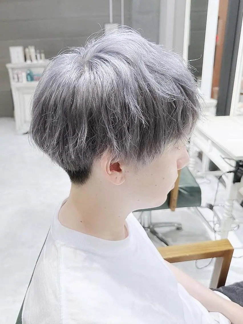 ヘアアレンジ ショート メンズ カラー メンズブリーチ メンズ韓国風 韓国マッシュ マッシュ ツーブロック Days 透明感カラーのヘアスタイル