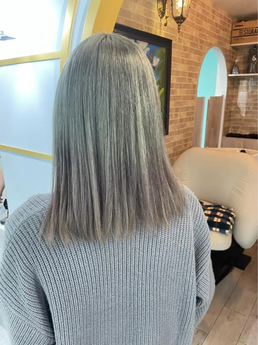 セミロング 原 千景のヘアスタイル