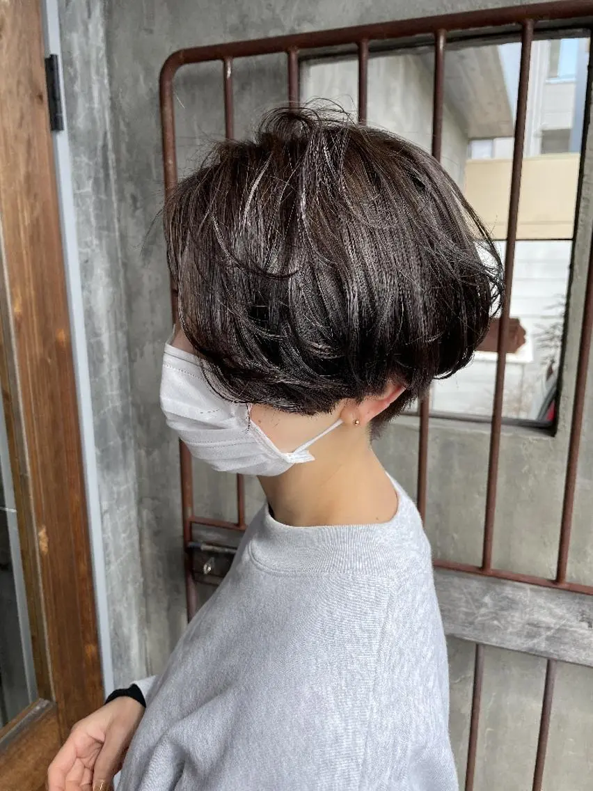 ショート カット ヘアカラー Nina by Babyloneのヘアスタイル