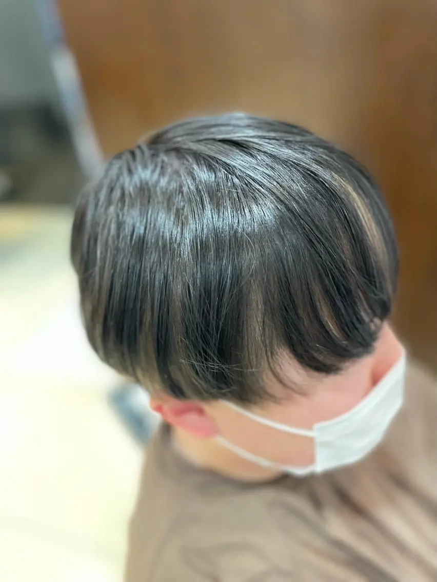 ショート カラー メンズ メンズブリーチ ブリーチ ツートーンカラー 嶌田 沙紀のヘアスタイル
