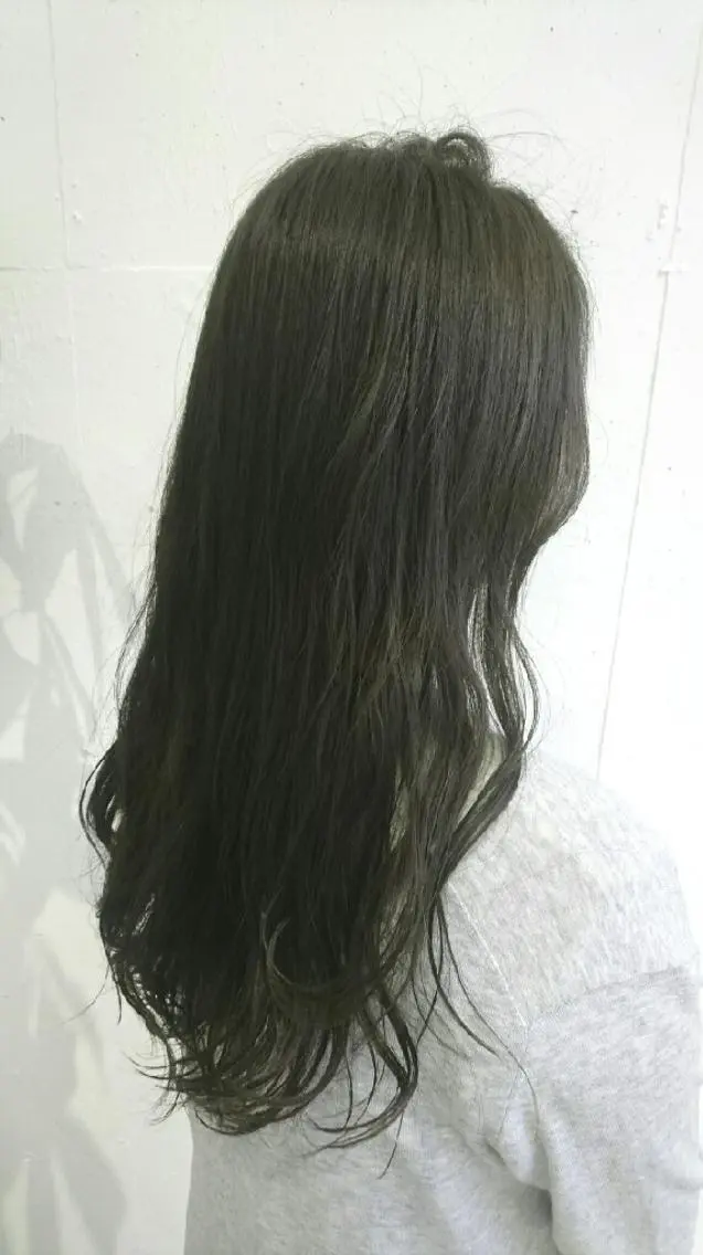 ロング カラー アッシュ アッシュグレー ロング 山形 光輪子のヘアスタイル