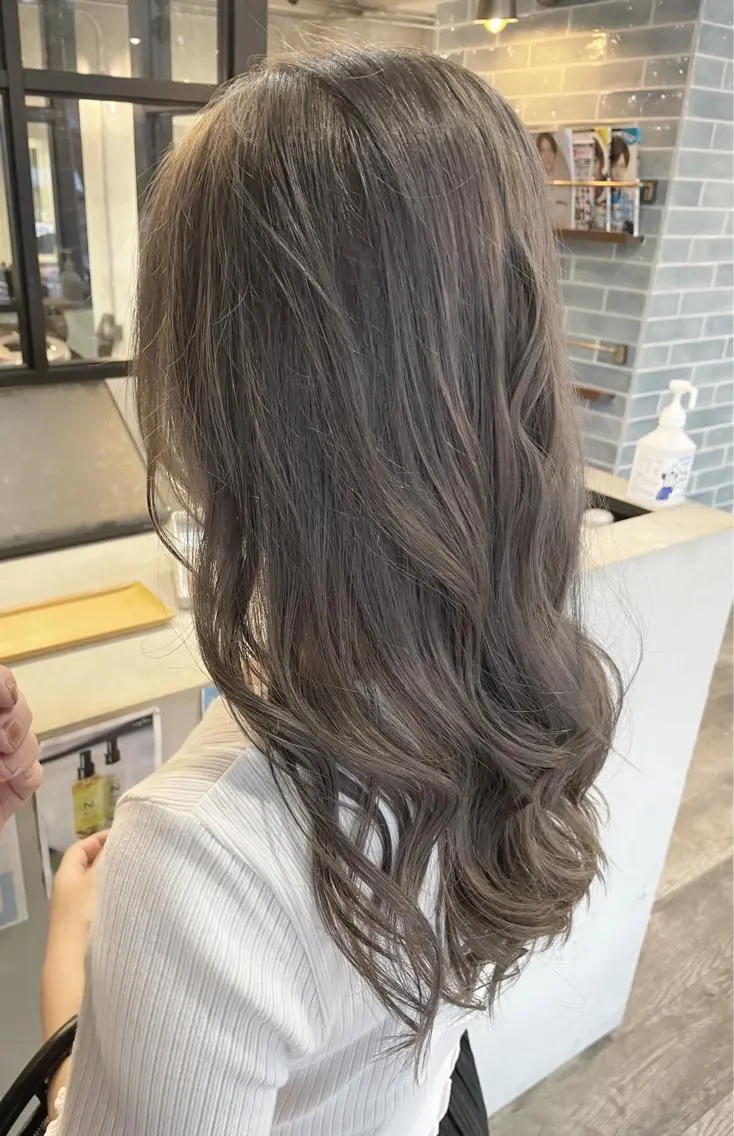 ロング アッシュ andKおもろまち店 艶ダブルカラー✨のヘアスタイル