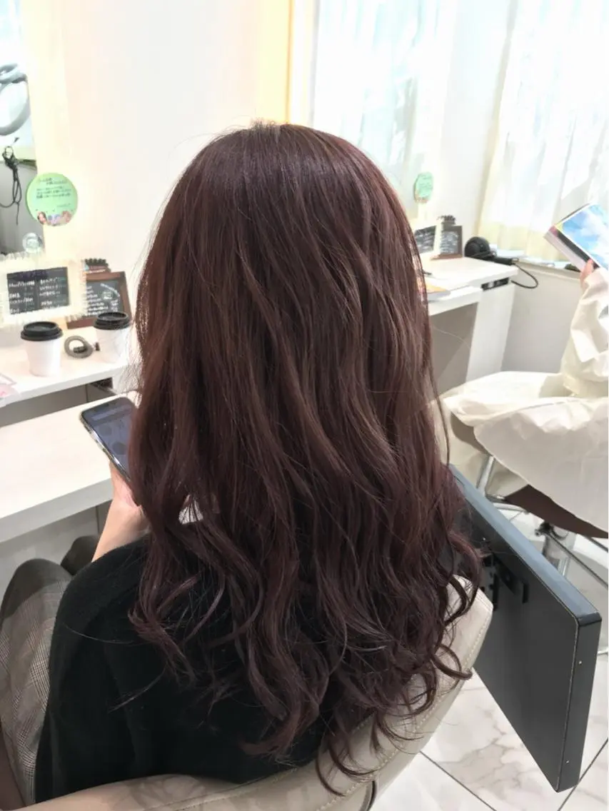 セミロング カラー ブリーチ ボルドーカラー ケアブリーチ 透明感カラー イルミナカラー 山崎俊輔/髪質改善 /バレイヤージュのヘアスタイル