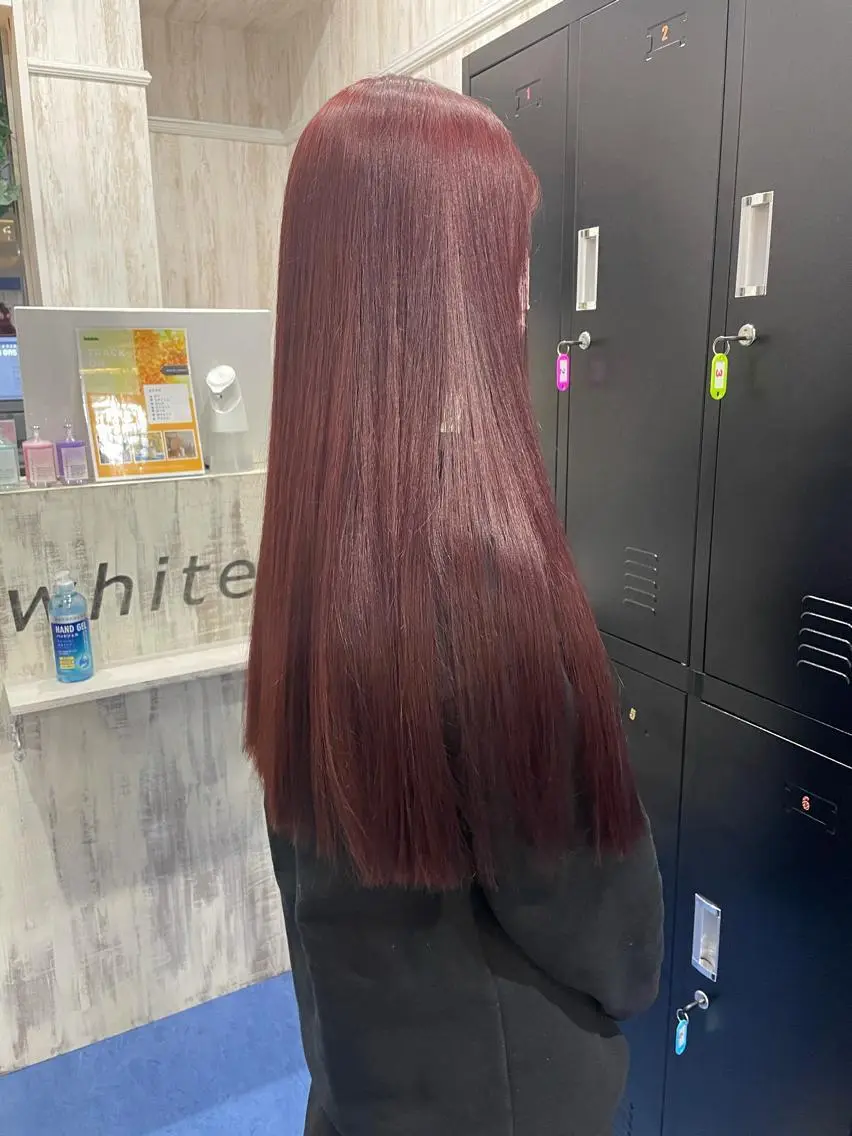 ロング カラー white.梅田 デザインカラー🦄のヘアスタイル