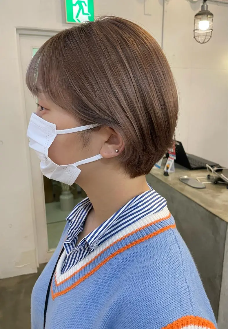 ショート カラー ベージュカラー ハイトーンカラー ハイトーンベージュ レイヤー べージュ 白石研太のヘアスタイル