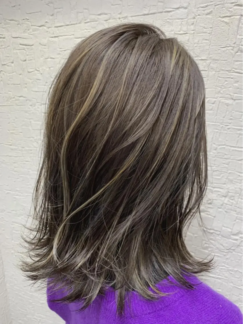 ミディアム ヘアカラー 須佐 勝也のヘアスタイル