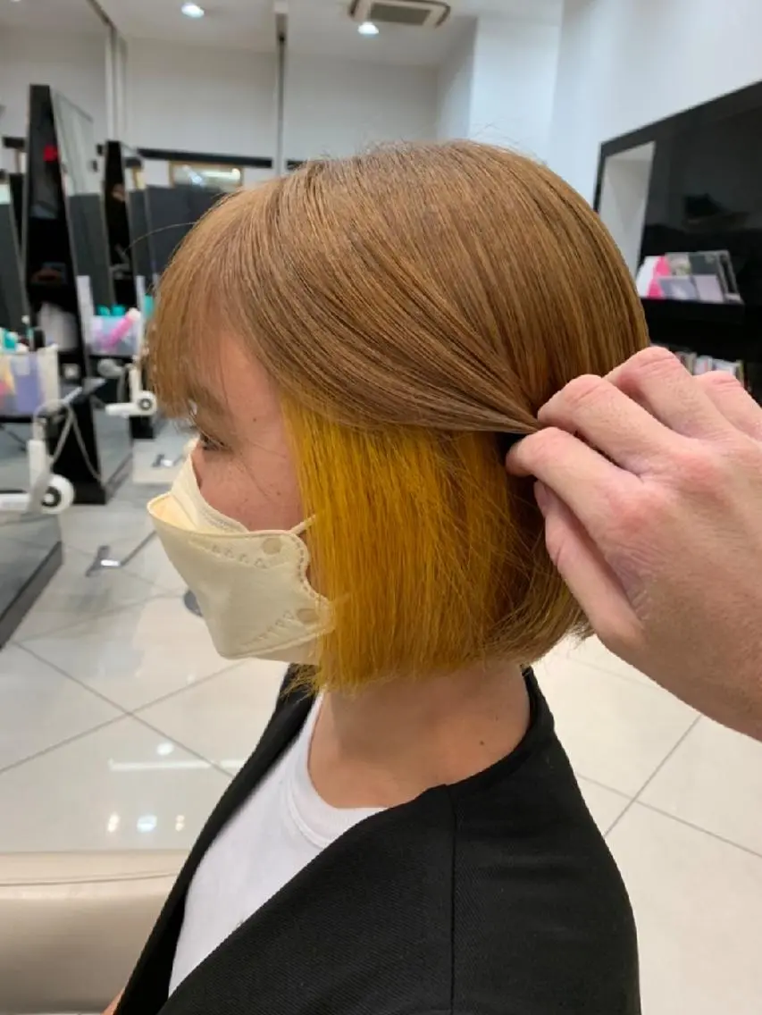 ショート カラー ベージュカラー ブリーチ ケアブリーチ インナーカラー イエローカラー あらげ 🌈推しカラー🌈ᵕのヘアスタイル
