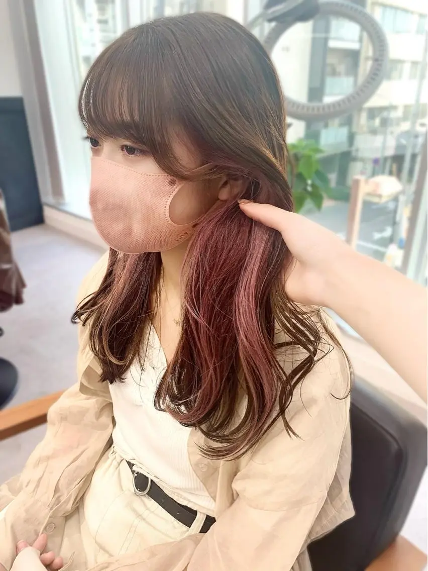 ミディアム カラー パーマ ヘアアレンジ メンズ キッズ ネイル マツエク・マツパ アイブロウ カット ヘアカラー レイヤーカット/ 巻ける縮毛矯正のヘアスタイル