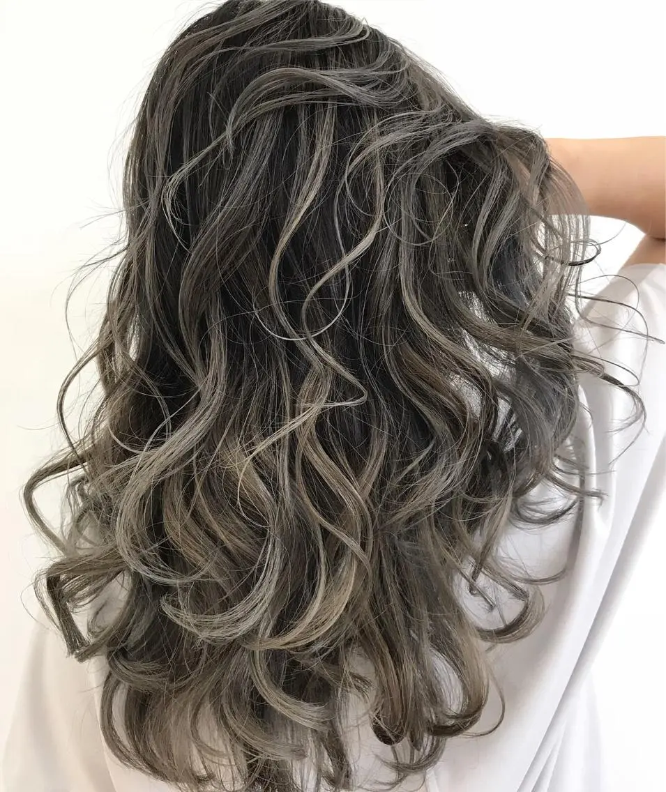 セミロング カラー バレイヤージュ ブリーチ レイヤーカット ✨ブリーチ無し 透明感HIDEのヘアスタイル