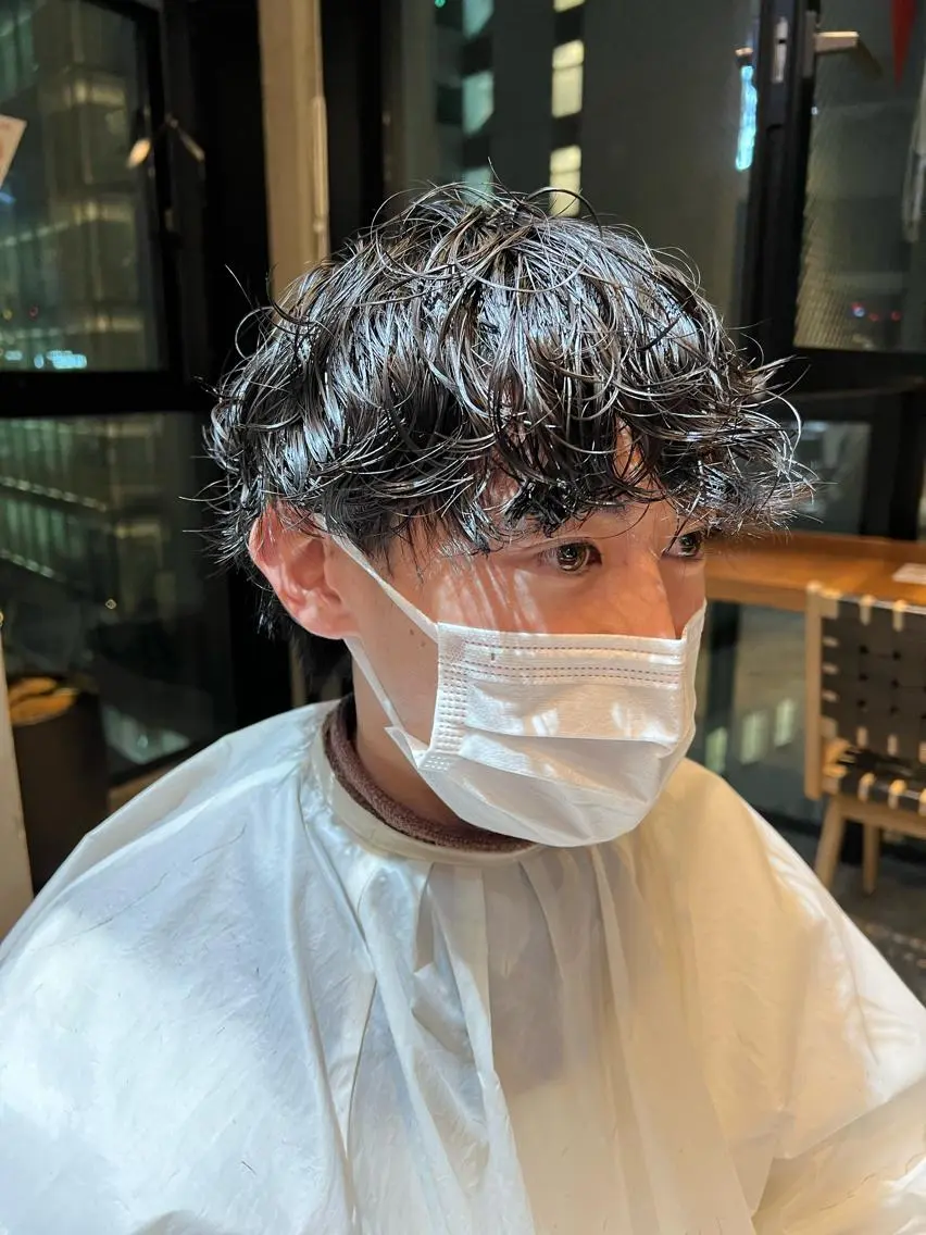 ショート パーマ メンズ カット パーマ トリートメント 波巻きスパイラルパー マ/シャドウパーマ駿のヘアスタイル