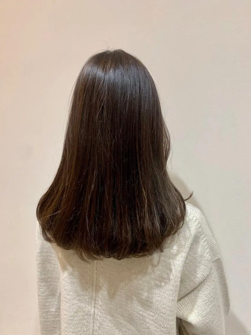 セミロング 🕊顔まわりカット /インナーカラー🕊のヘアスタイル