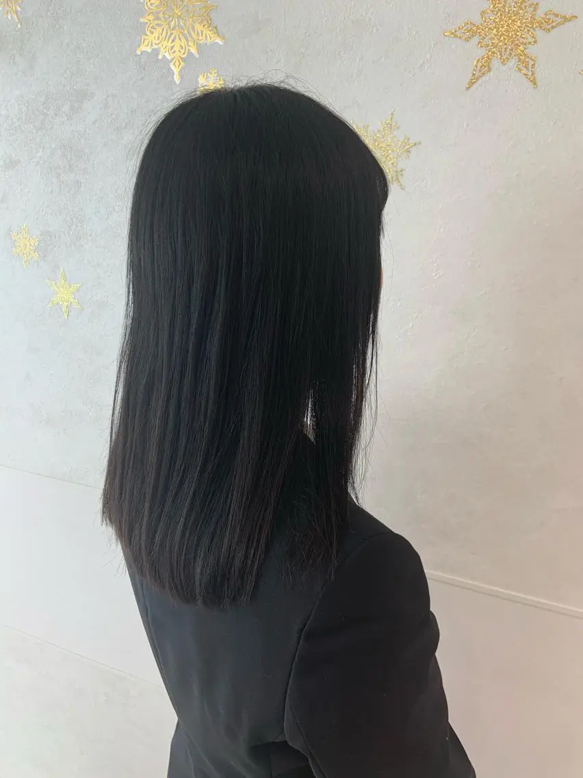 セミロング カラー ハイトーンカラー🤍 山下 優華のヘアスタイル