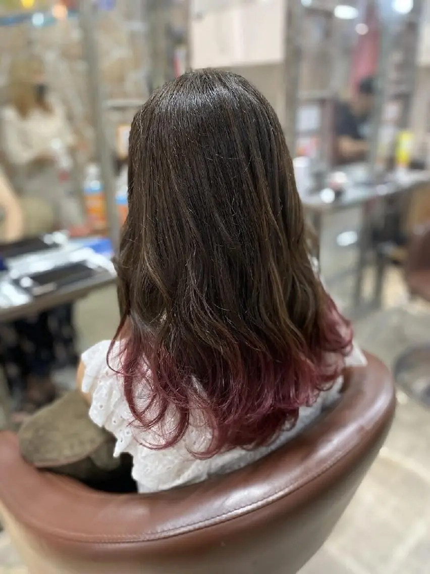 セミロング カラー セミロングパーマ アディクシーカラー バレイヤージュ ベージュカラー ブリーチ メンズパーマ/顔周り レイヤーカット/えののヘアスタイル