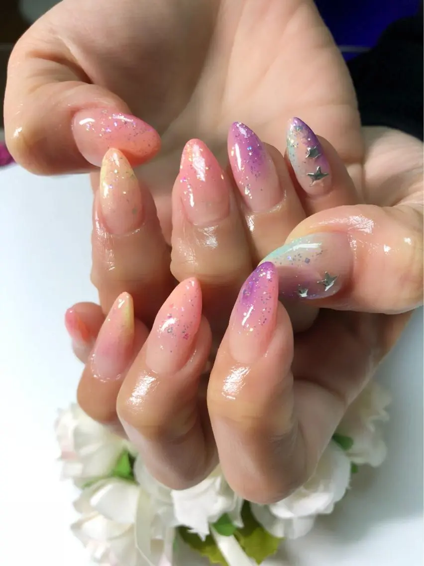 ロング カラー ネイル グラデーションカラー グラデーション キラキラネイル ラメ(グリッター) シンプルネイル ハンドネイル CITRAtotal beautyのネイルデザイン