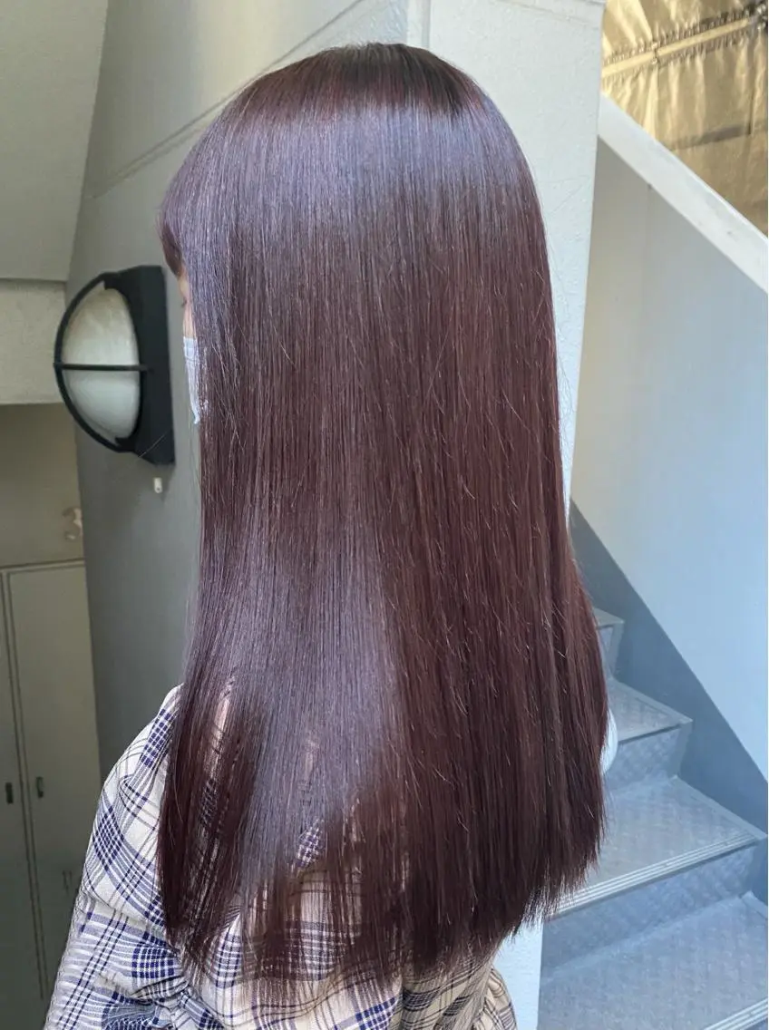 ロング カラー ブリーチ ボルドーカラー ブリーチなしカラー 遠藤沙也加 /レイヤーカットのヘアスタイル
