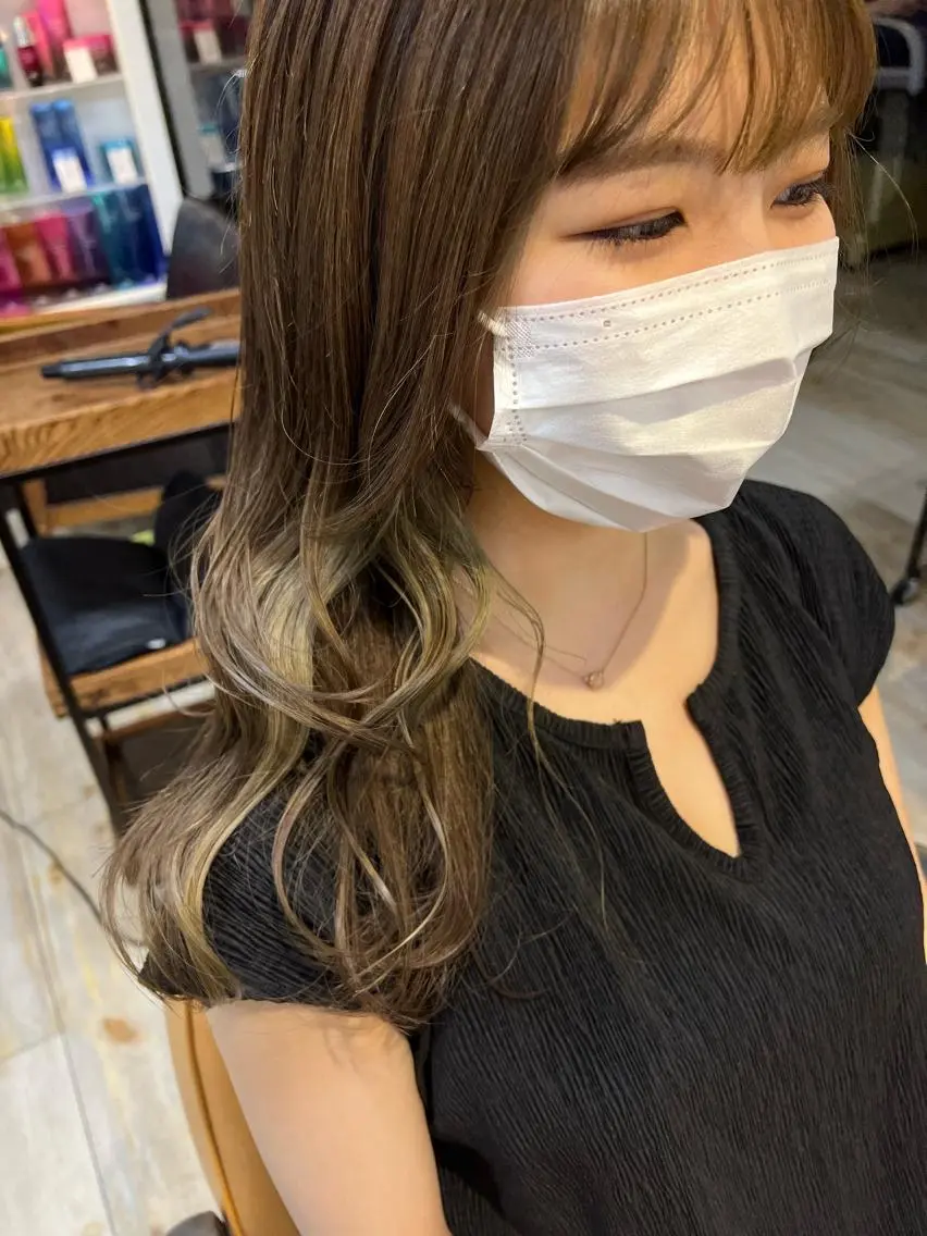 ロング カラー ヘアアレンジ ベージュカラー グレージュ イルミナカラー オリーブベージュ オリーブグレージュ サナ🌱 切りっぱなしボブのヘアスタイル