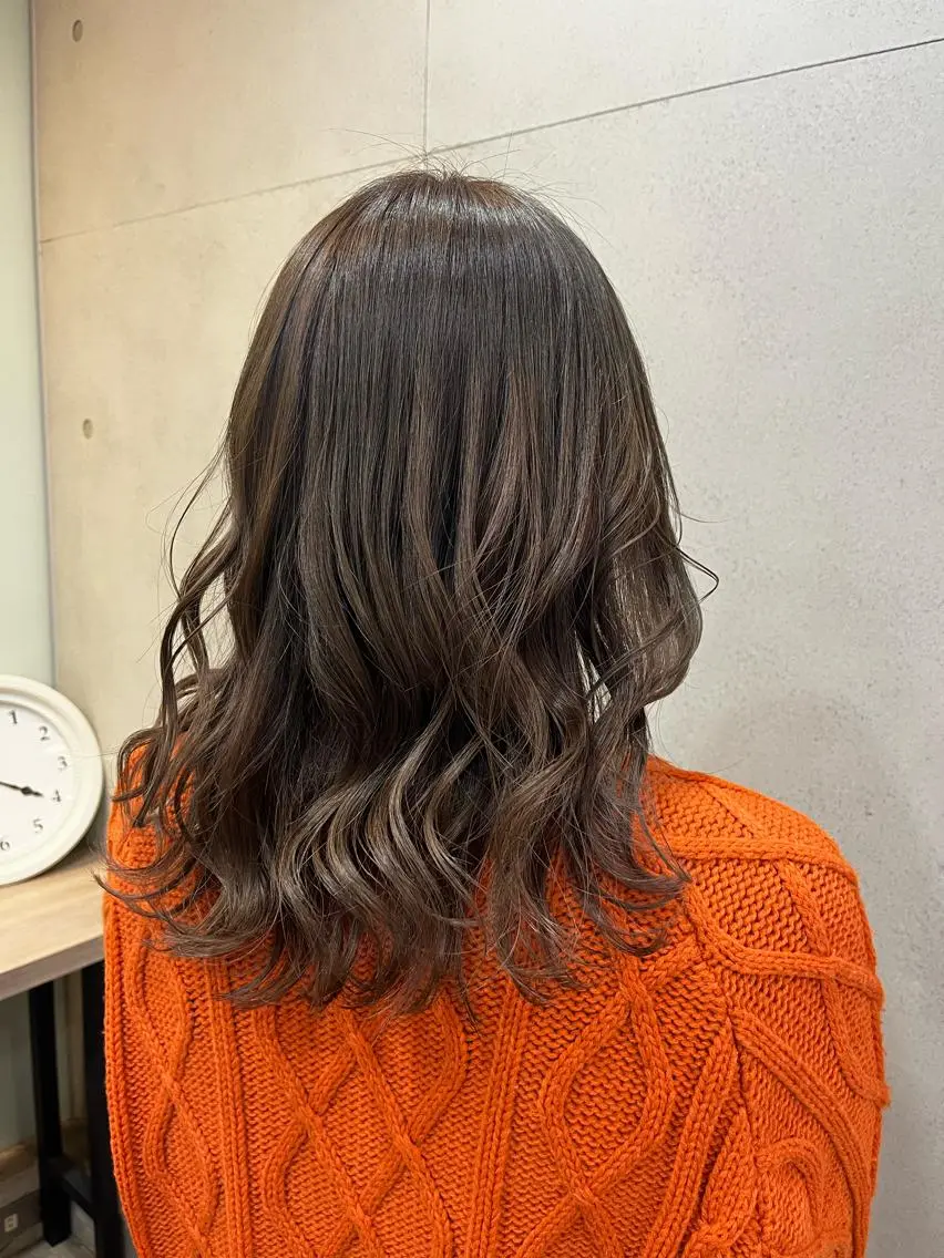 ミディアム おせ ちさとのヘアスタイル