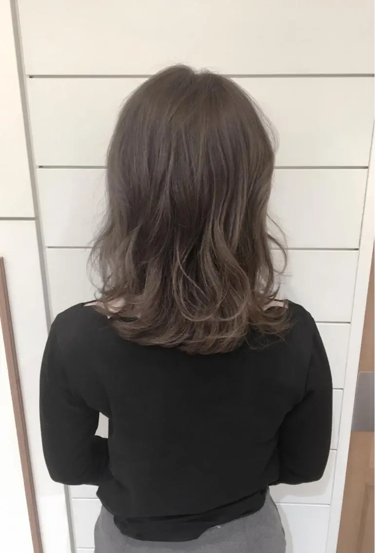 セミロング カラー アッシュ アッシュグレー 🍊新宿南口🍊 ERINAのヘアスタイル
