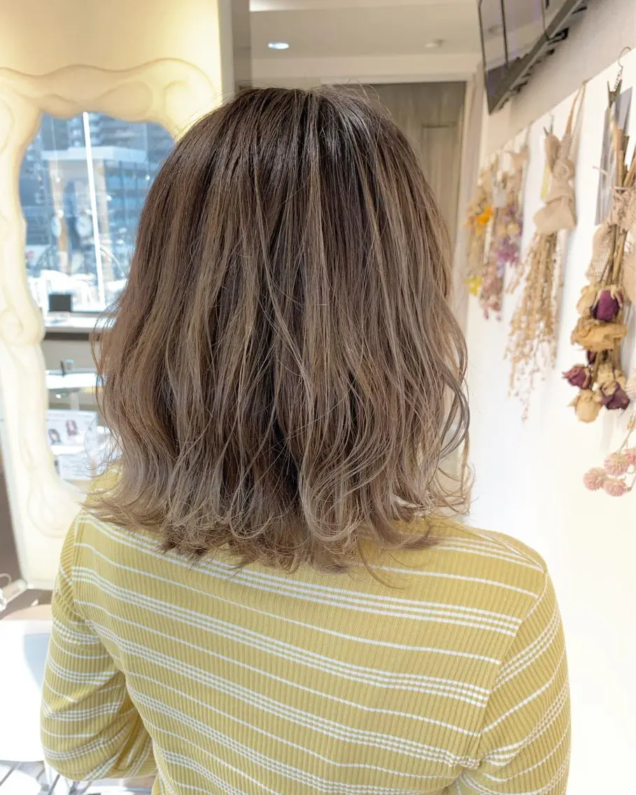 セミロング カラー Miru by INCE HAIRのヘアスタイル