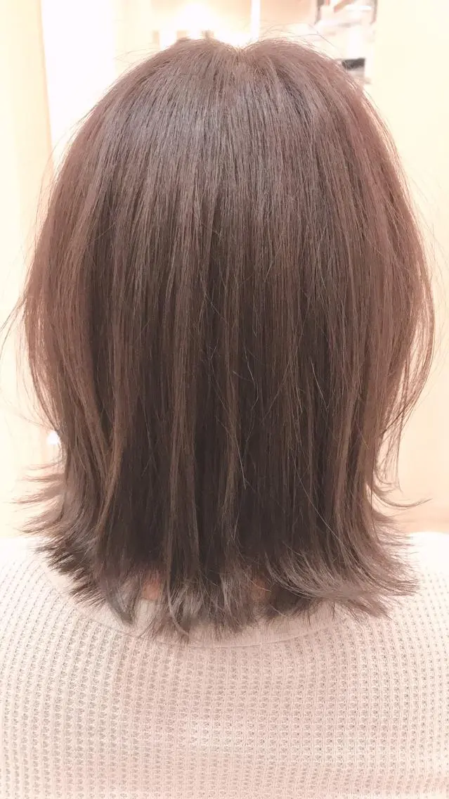 ミディアム 斎藤 彩香のヘアスタイル