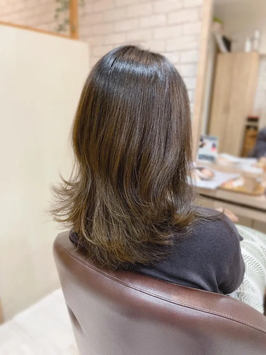 セミロング カラー ブリーチ グラデーションカラー ブリーチなしカラー 清水 有実子のヘアスタイル