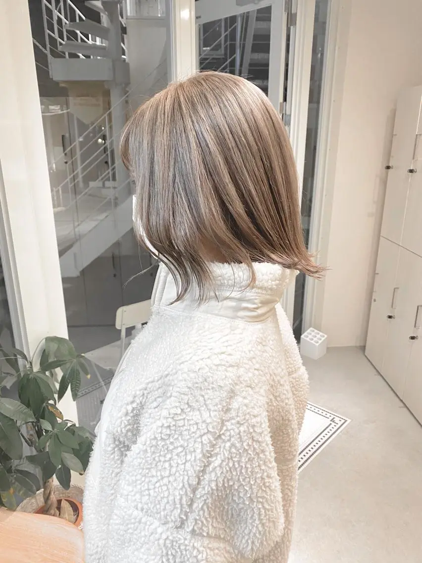 ミディアム カラー ベージュカラー カット ヘアカラー トリートメント ハイトーン×似合わせ 🌱中川慎之介のヘアスタイル