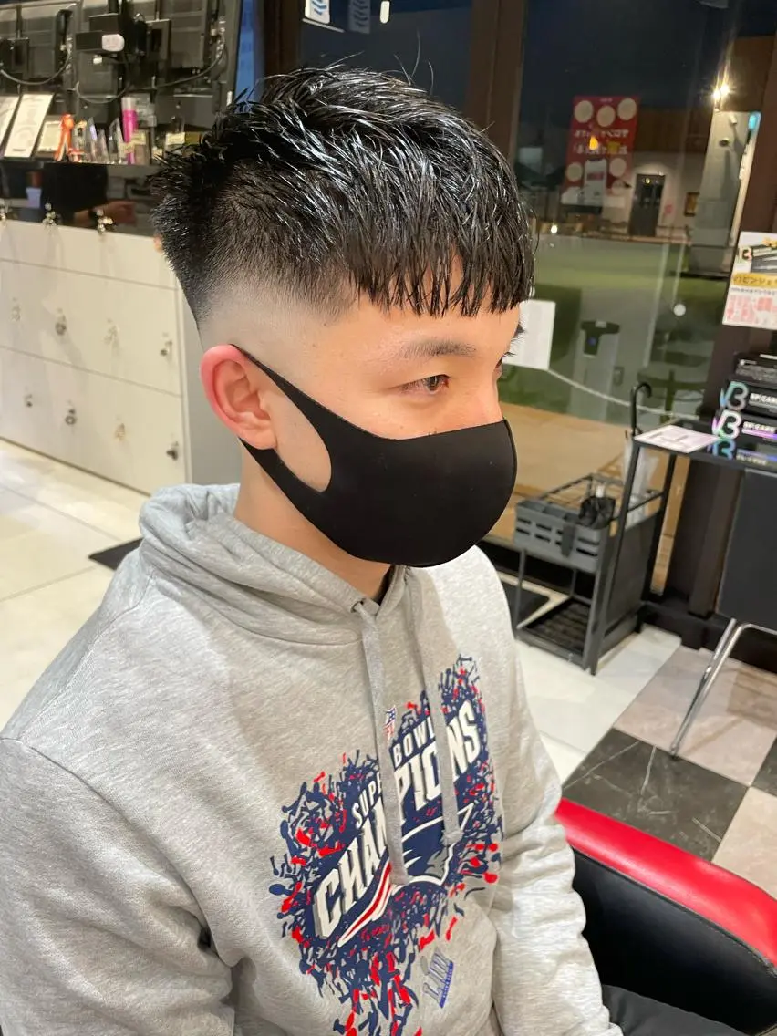 ショート メンズ フェードカット メンズヘア特化 崎田 成人のヘアスタイル