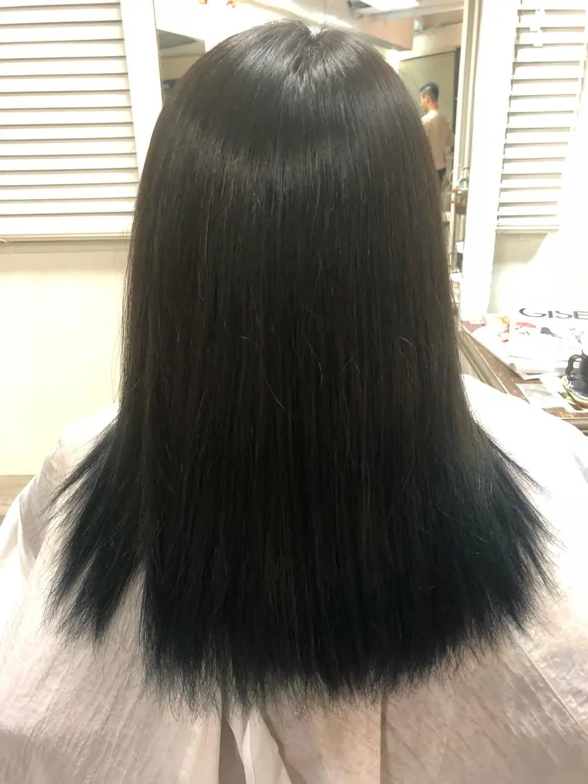セミロング カラー ブルーカラー グラデーションカラー 髪質改善/艶髪 やまなかのヘアスタイル