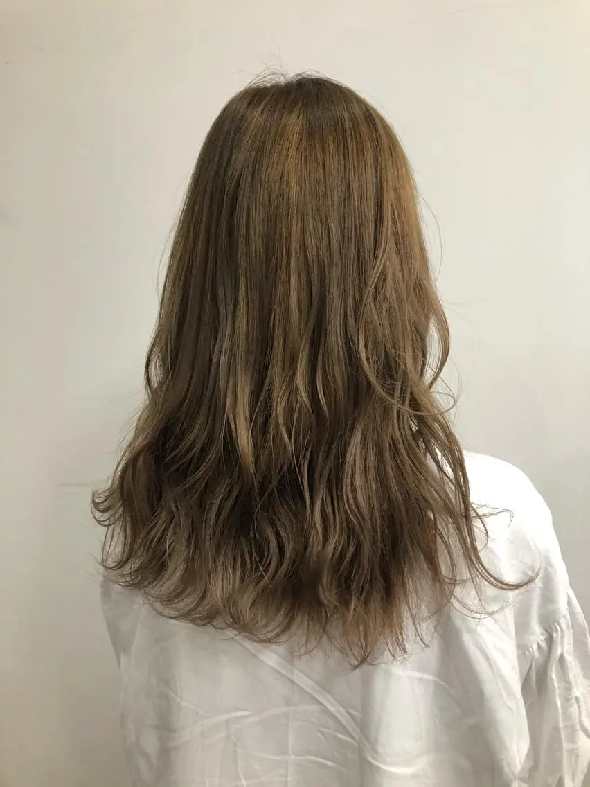 ロング カット ヘアカラー ルプラボウ /小見山琴衣のヘアスタイル