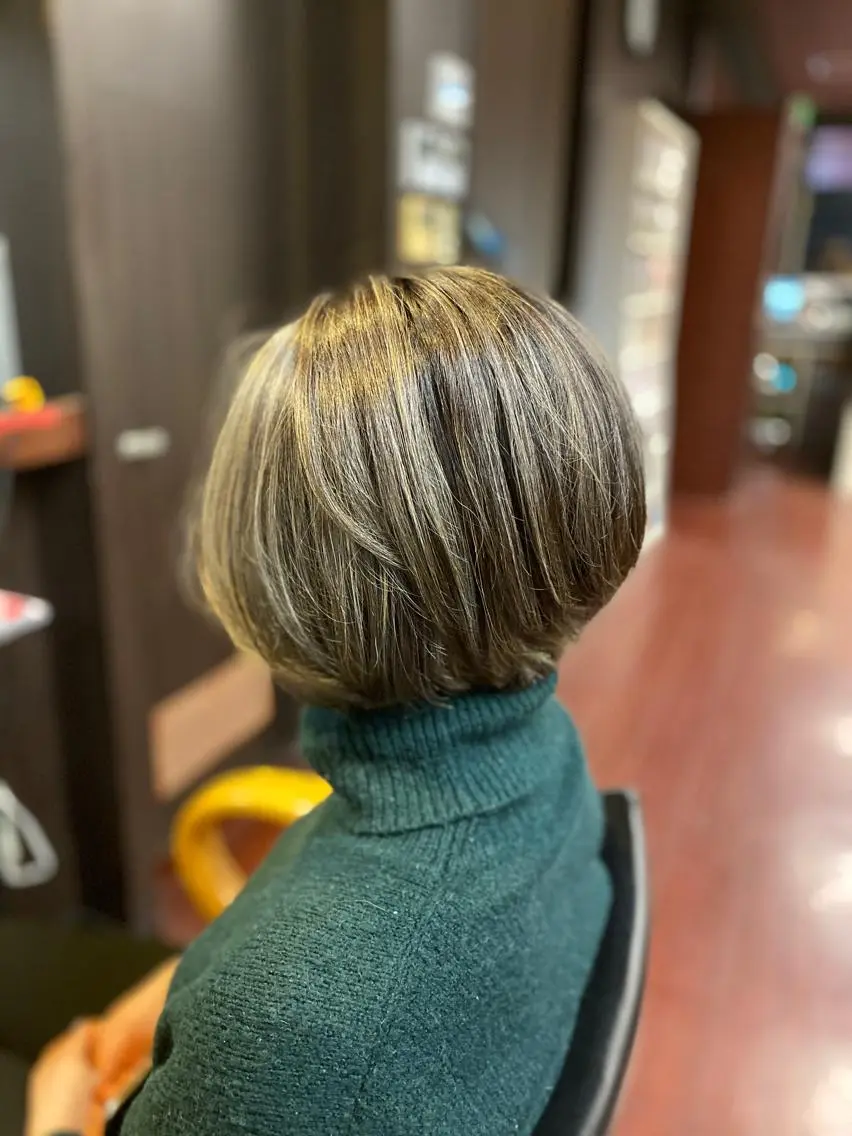 ショート カラー ハイライトカラー ハイライト Luzir⭐︎ GEN⭐︎のヘアスタイル
