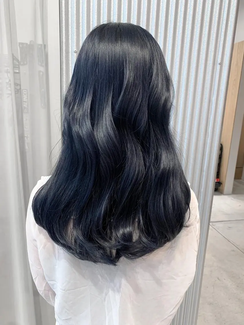 ロング カラー ヘアアレンジ ブリーチ ヘアカラー トリートメント yuka .のヘアスタイル